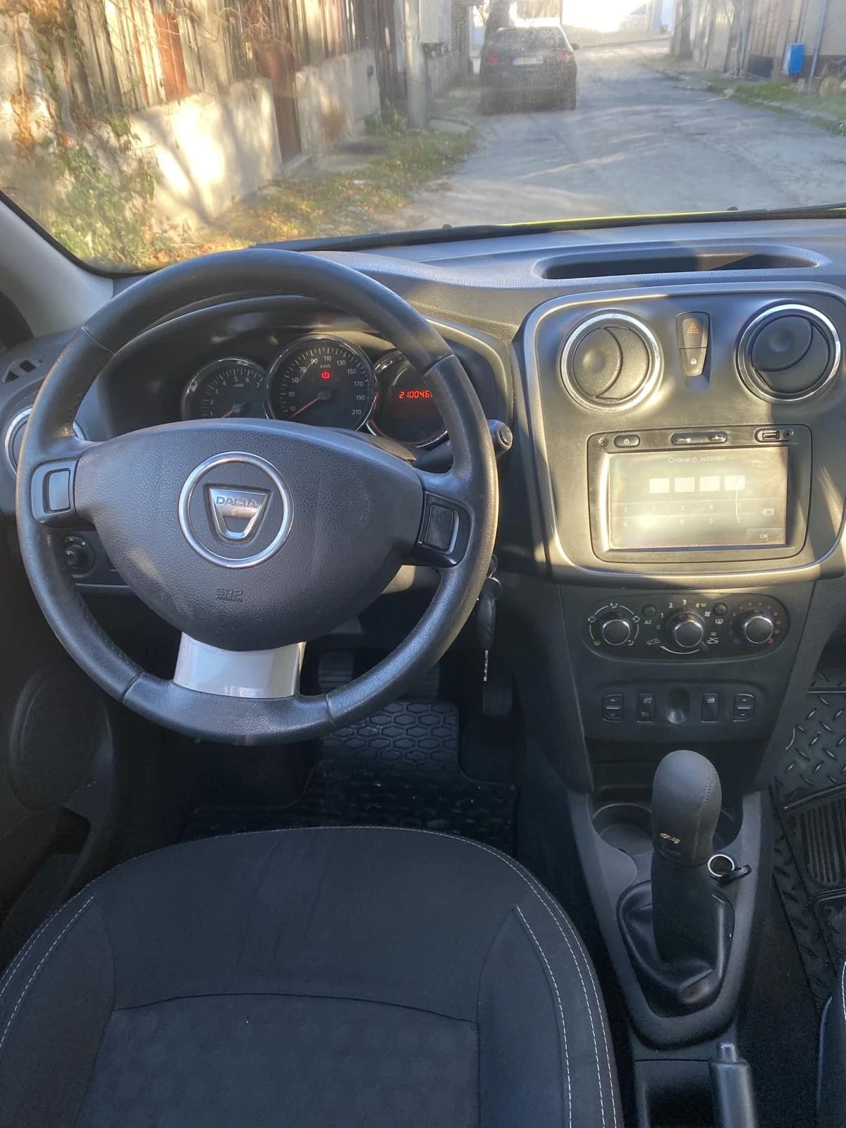 Dacia Logan 1.2 MCV - изображение 6