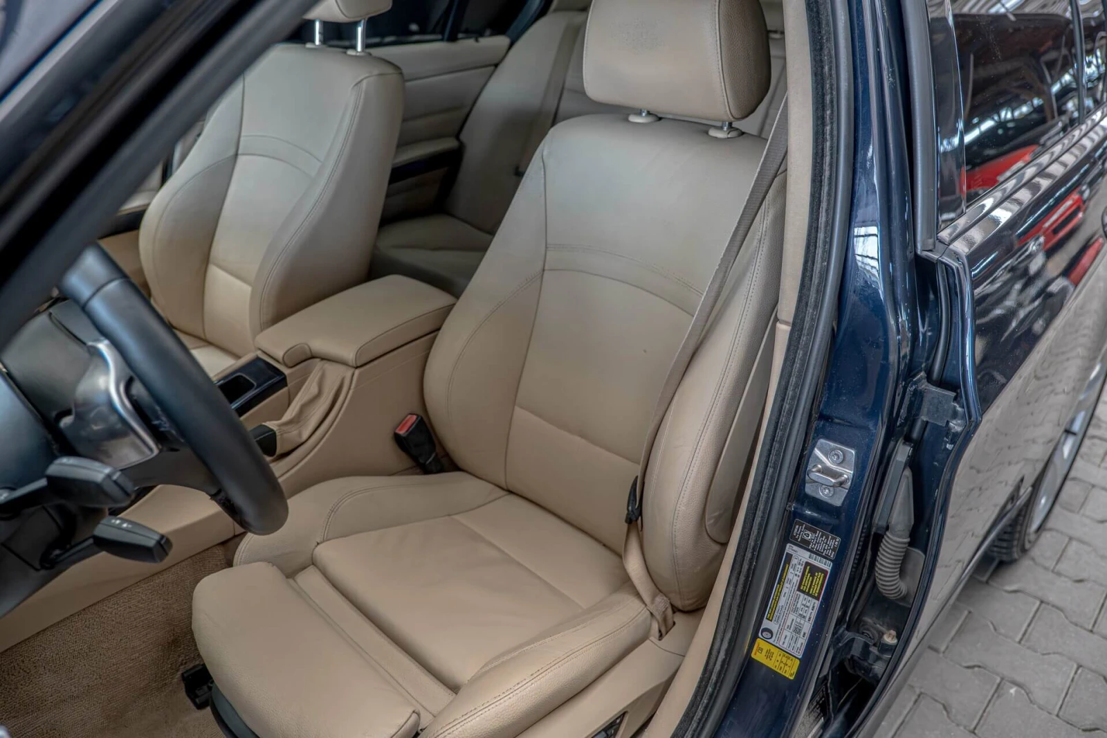 BMW 335 iX/Подгрев/Xenon/USB/CCBF/Light Package/F1, снимка 9 - Автомобили и джипове - 54064020