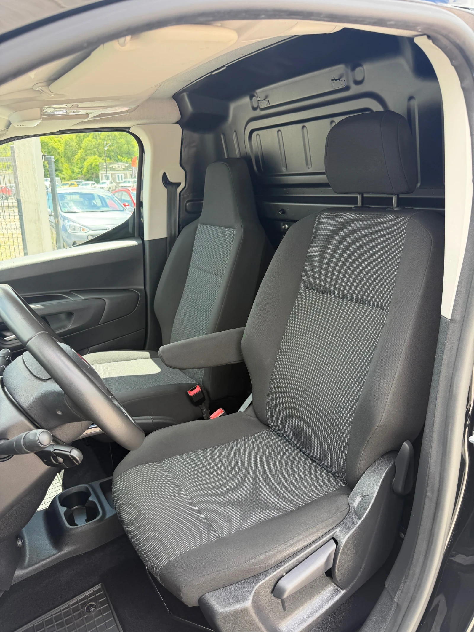 Fiat Doblo 1.5D Maxi L2 NAVI CAMERA APPLE CARPLAY EURO 6D, снимка 10 - Автомобили и джипове - 54904665