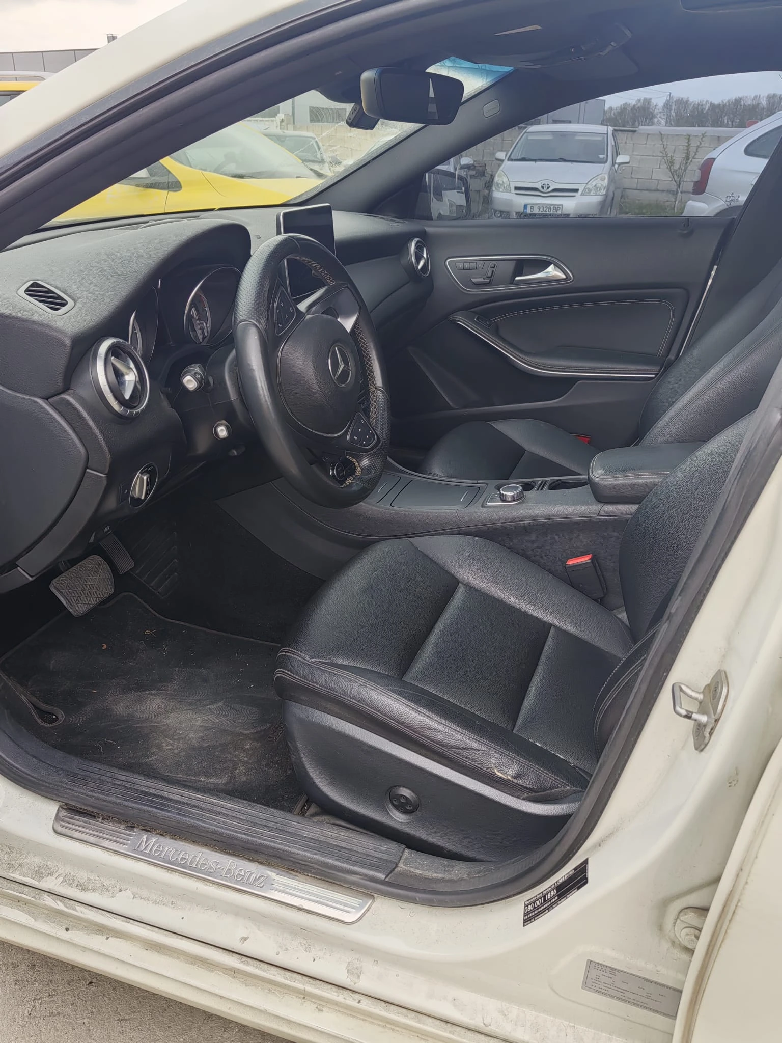 Mercedes-Benz CLA 200, снимка 7 - Автомобили и джипове - 54936358
