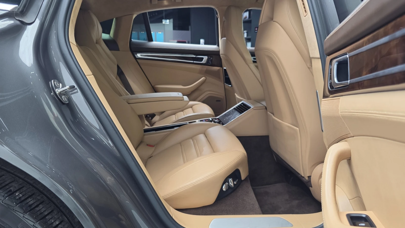 Porsche Panamera * Turbo* Pano* Keyless* Navi* , снимка 9 - Автомобили и джипове - 55323650