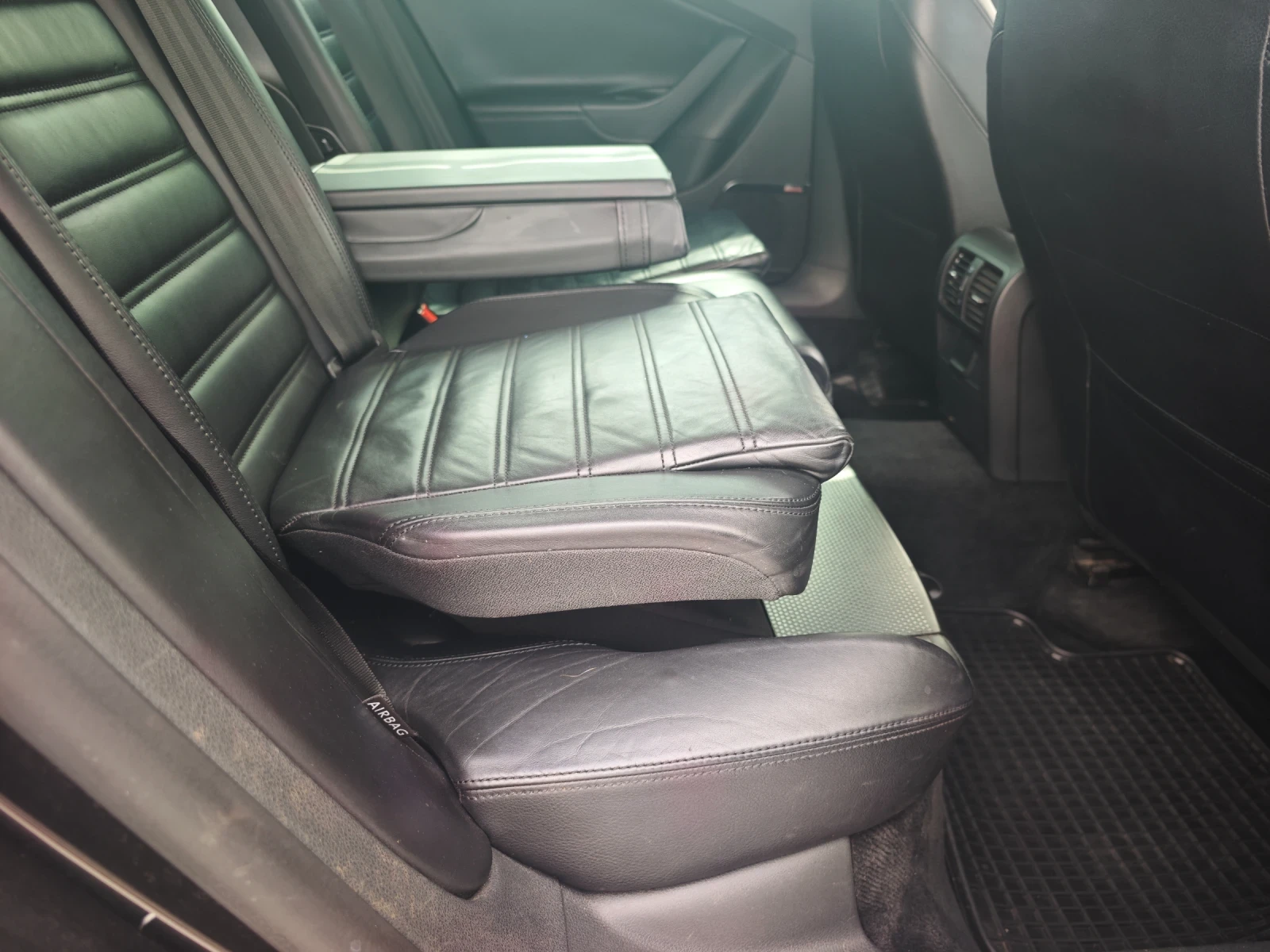 VW Passat 2.0TDI 4x4 fR, снимка 13 - Автомобили и джипове - 55411383