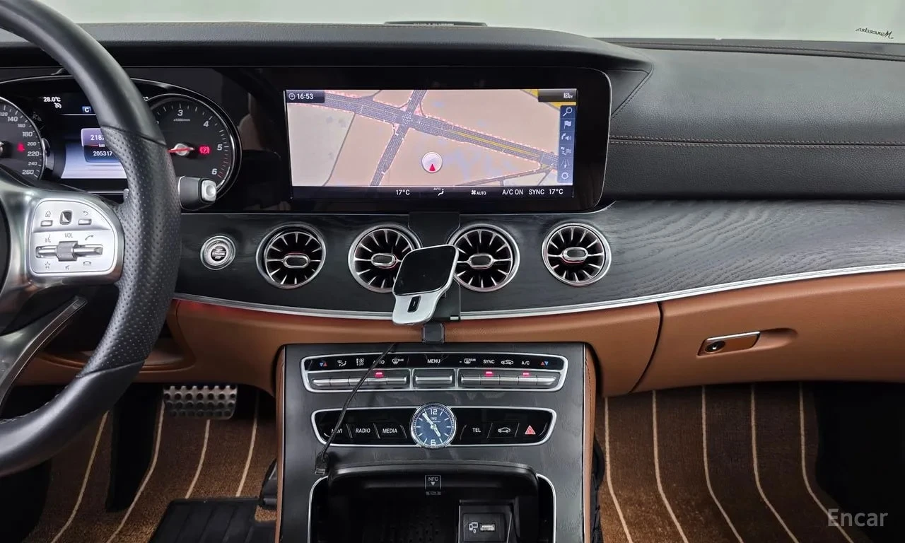 Mercedes-Benz E 220 АМГ ПАКЕТ/E220d Coupe/ДИСТРОНИК/ХЕДЪП/ВЪЗДУШНО/, снимка 14 - Автомобили и джипове - 55832881