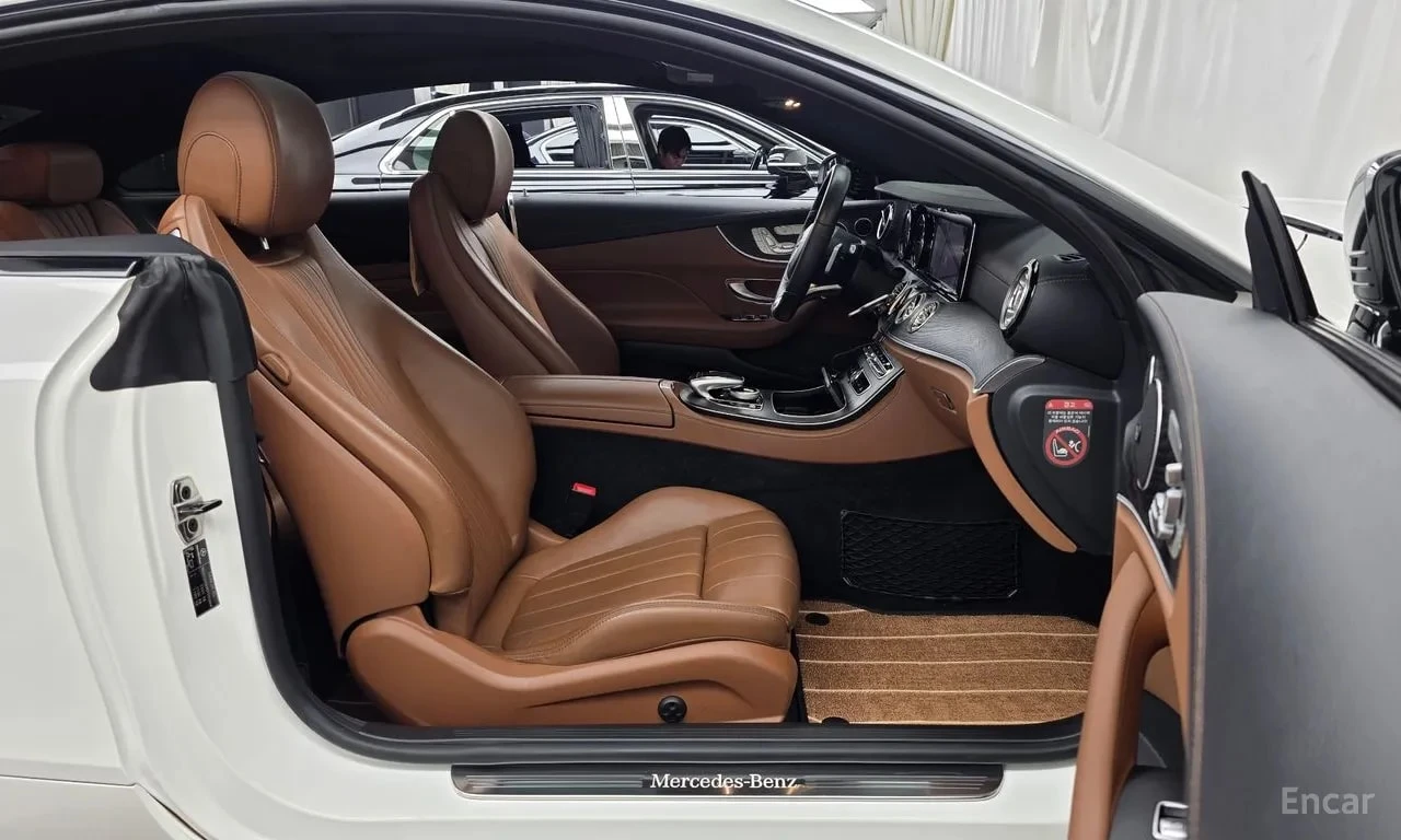 Mercedes-Benz E 220 АМГ ПАКЕТ/E220d Coupe/ДИСТРОНИК/ХЕДЪП/ВЪЗДУШНО/, снимка 12 - Автомобили и джипове - 55832881