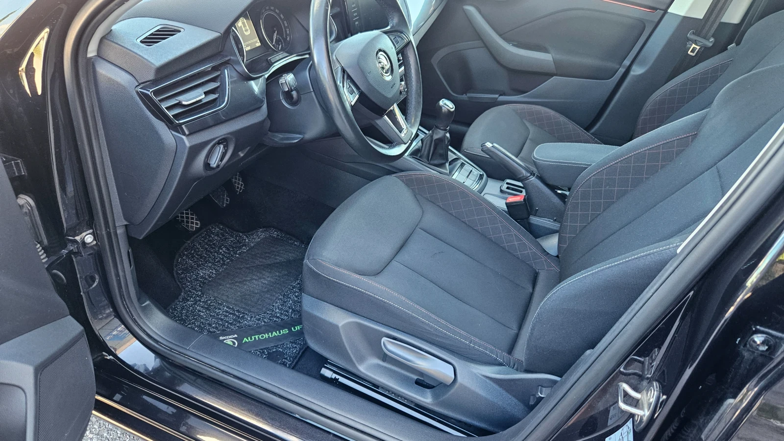 Skoda Scala FULL LED KEYLESS CARPLAY 63000 КМ., снимка 7 - Автомобили и джипове - 55995098