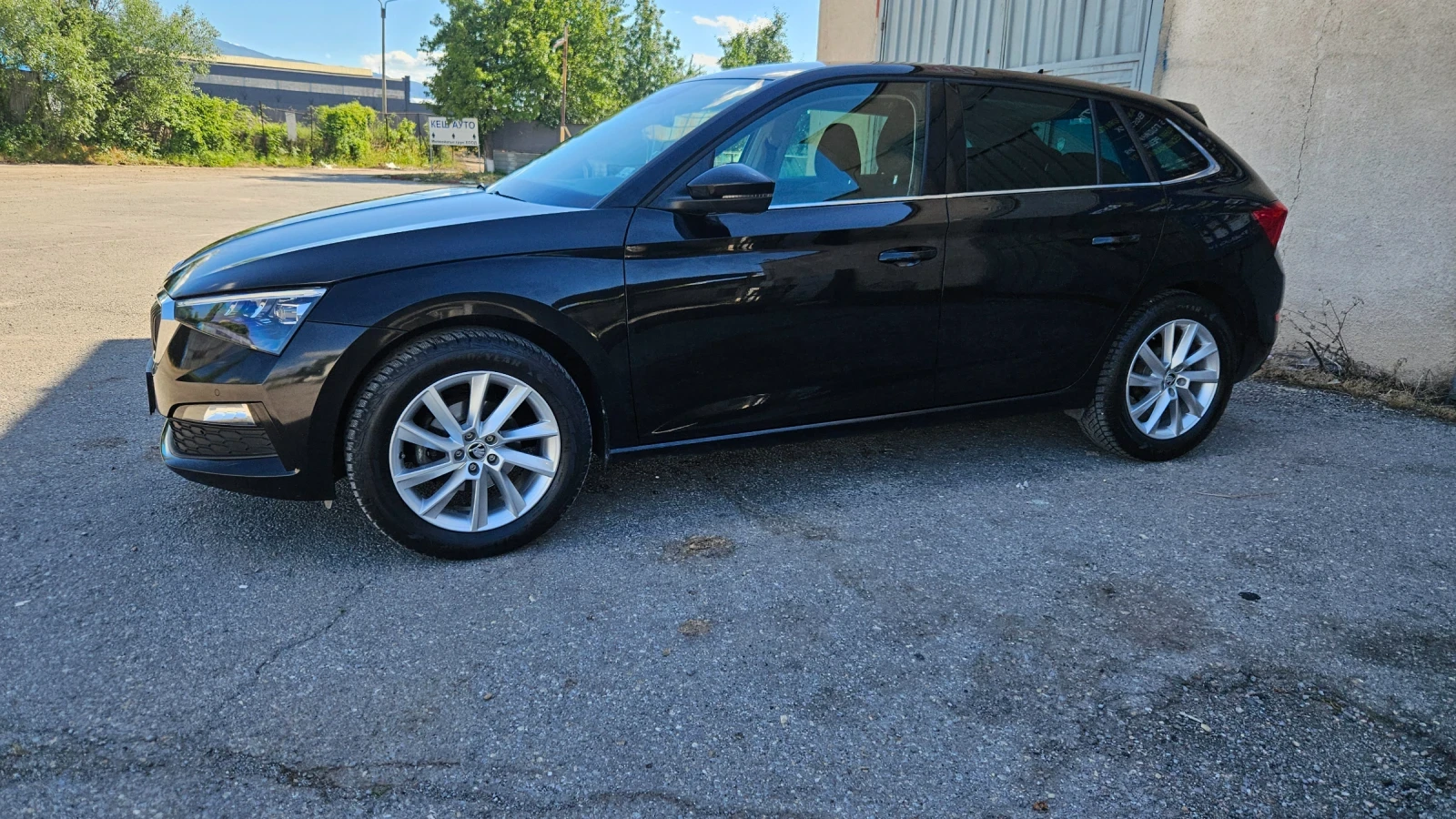 Skoda Scala FULL LED KEYLESS CARPLAY 63000 КМ., снимка 3 - Автомобили и джипове - 55995098