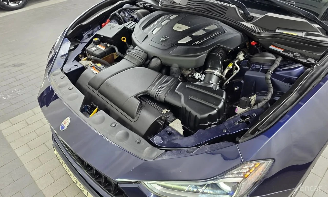 Maserati Ghibli 3.0 Diesel GranSport/, снимка 6 - Автомобили и джипове - 56019340