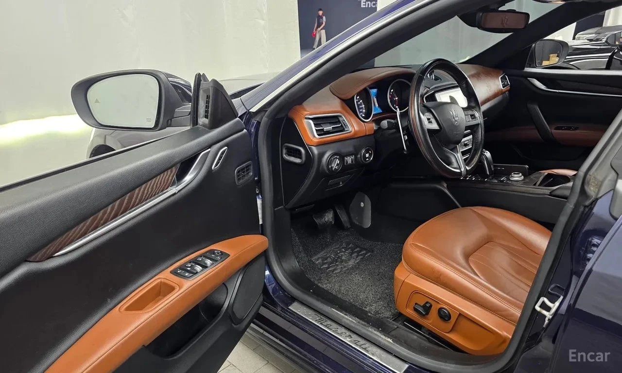 Maserati Ghibli 3.0 Diesel GranSport/, снимка 10 - Автомобили и джипове - 56019340