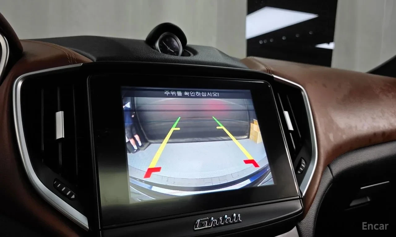 Maserati Ghibli 3.0 Diesel GranSport/, снимка 15 - Автомобили и джипове - 56019340