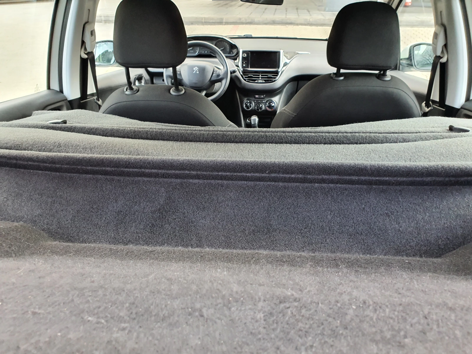 Peugeot 208 1.6 HDI 6B, снимка 7 - Автомобили и джипове - 56096629