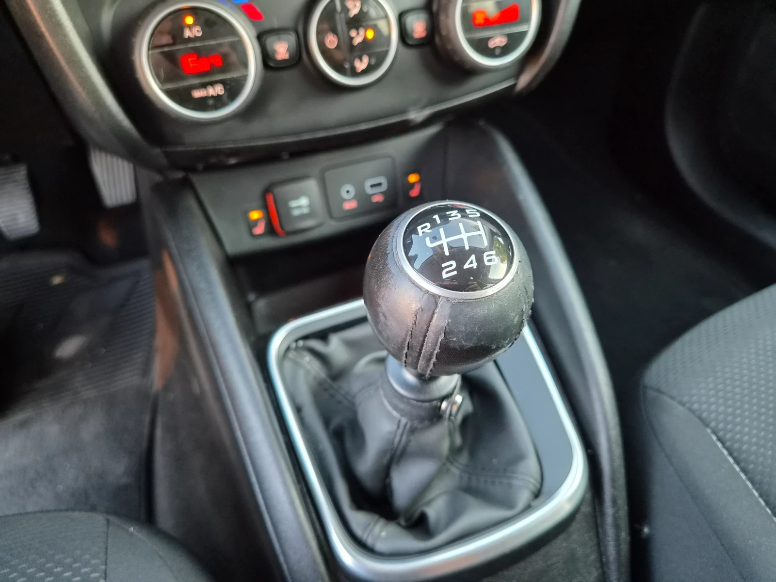 Fiat Tipo 1.6 JTD 120 к.с., снимка 14 - Автомобили и джипове - 56113536