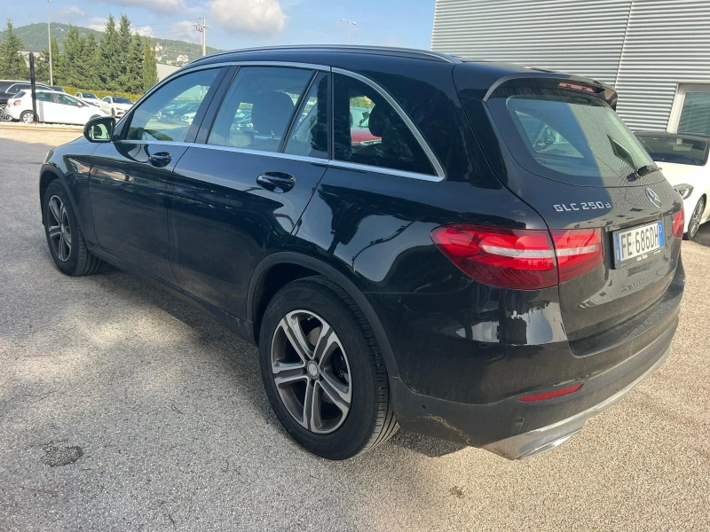 Mercedes-Benz GLC 250 -NAVI-KAMERA-LED-KOJA-KEY LESS-4X4, снимка 7 - Автомобили и джипове - 48011349