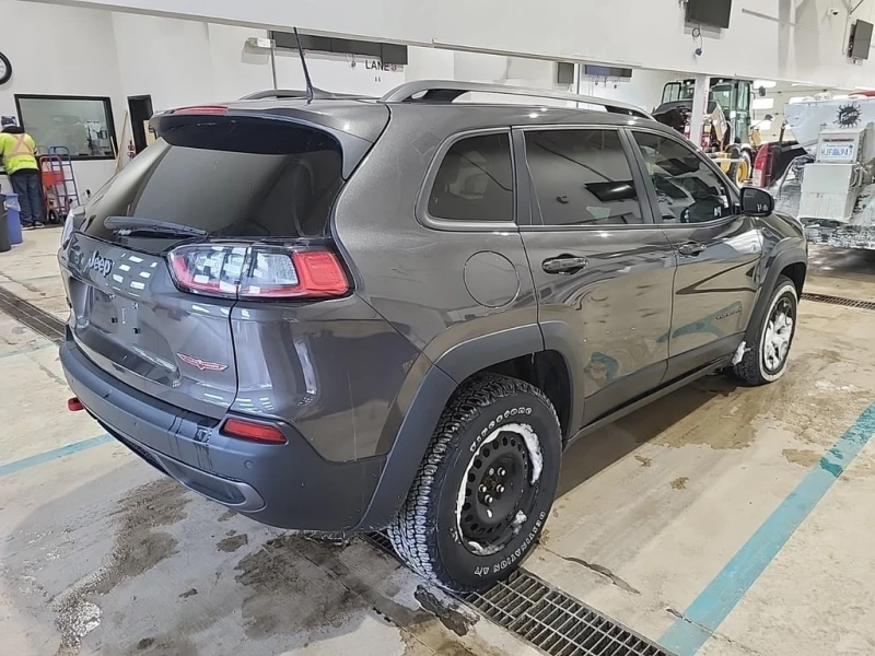 Jeep Cherokee * TRAILHAWK * ПАНОРАМА* * ПОДГРЕВ* , снимка 3 - Автомобили и джипове - 53394438