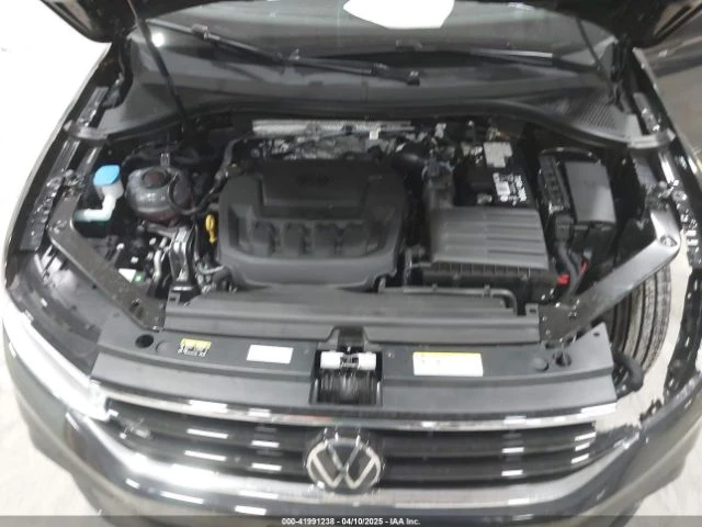 VW Tiguan SE R-LINE BLACK - 44000 лв. - 98799788 | Car24.bg