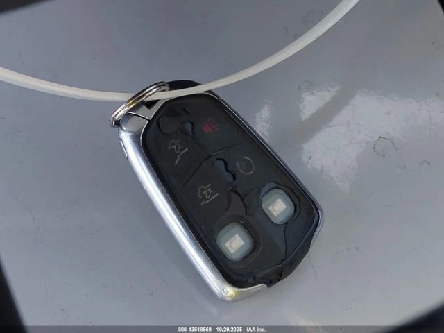 Cadillac Escalade LUXURY COLLECTION, снимка 13 - Автомобили и джипове - 52632353