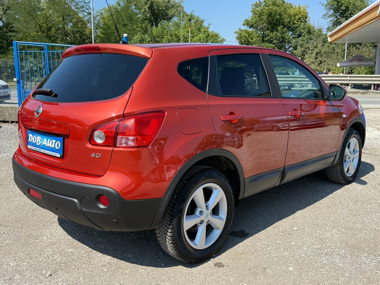 Nissan Qashqai 2.0DCI-4X4-ТЕКНА-ПОДГРЕВ-НАВИ-ПАНОРАМА-КЛИМАТРОНИК - изображение 6