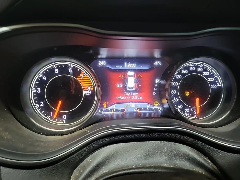 Jeep Cherokee * TRAILHAWK * ПАНОРАМА* * ПОДГРЕВ*  - изображение 10