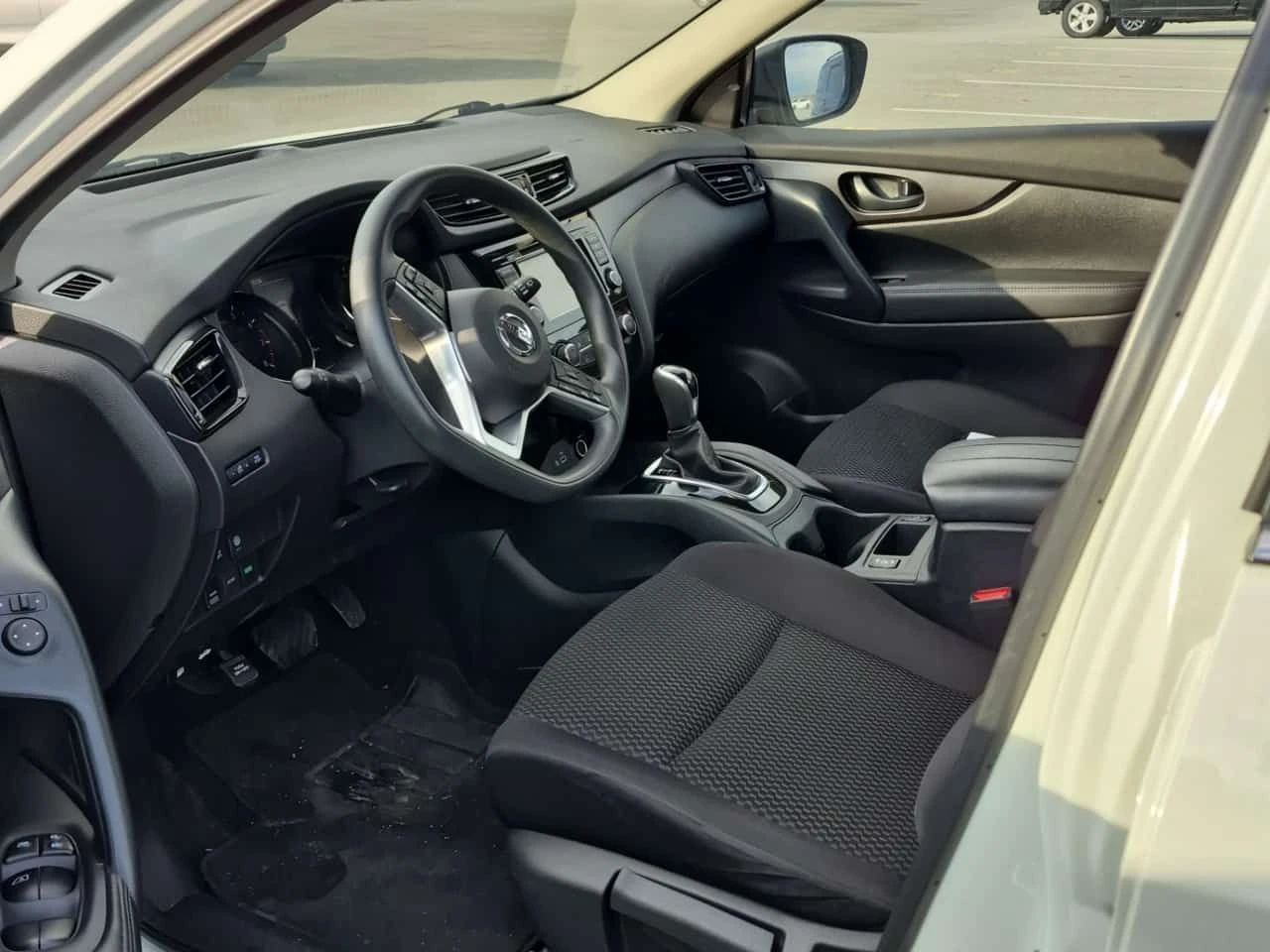 Nissan Qashqai S | CARFAX | БЕЗ ПЪРВОНАЧАЛНА ВНОСКА| 2 Keys - изображение 5