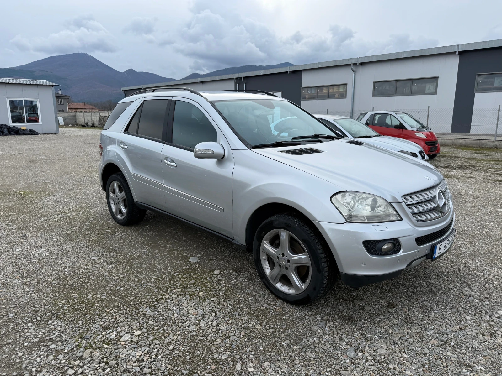 Mercedes-Benz ML 320, снимка 2 - Автомобили и джипове - 54296284
