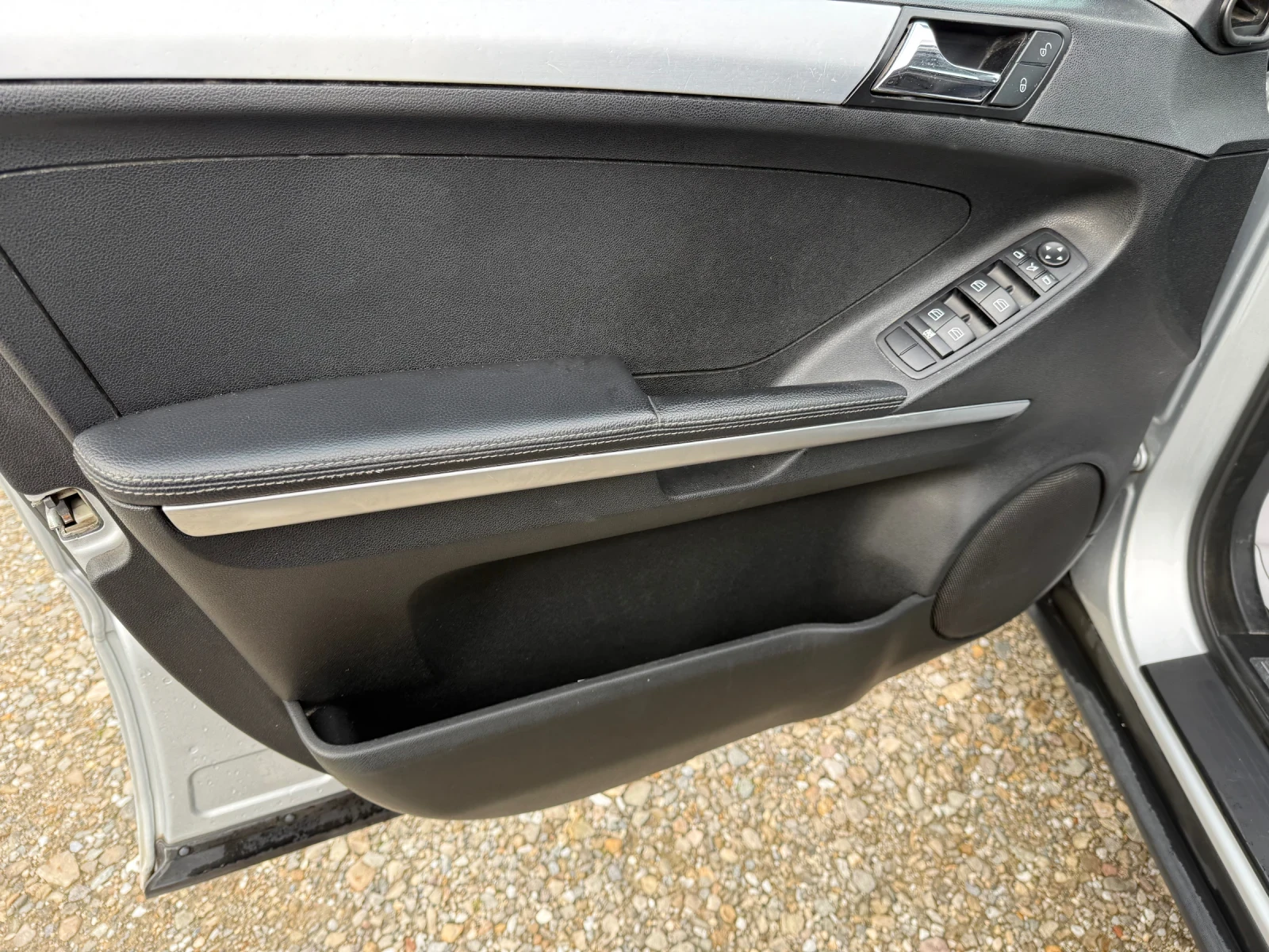 Mercedes-Benz ML 320, снимка 10 - Автомобили и джипове - 54296284