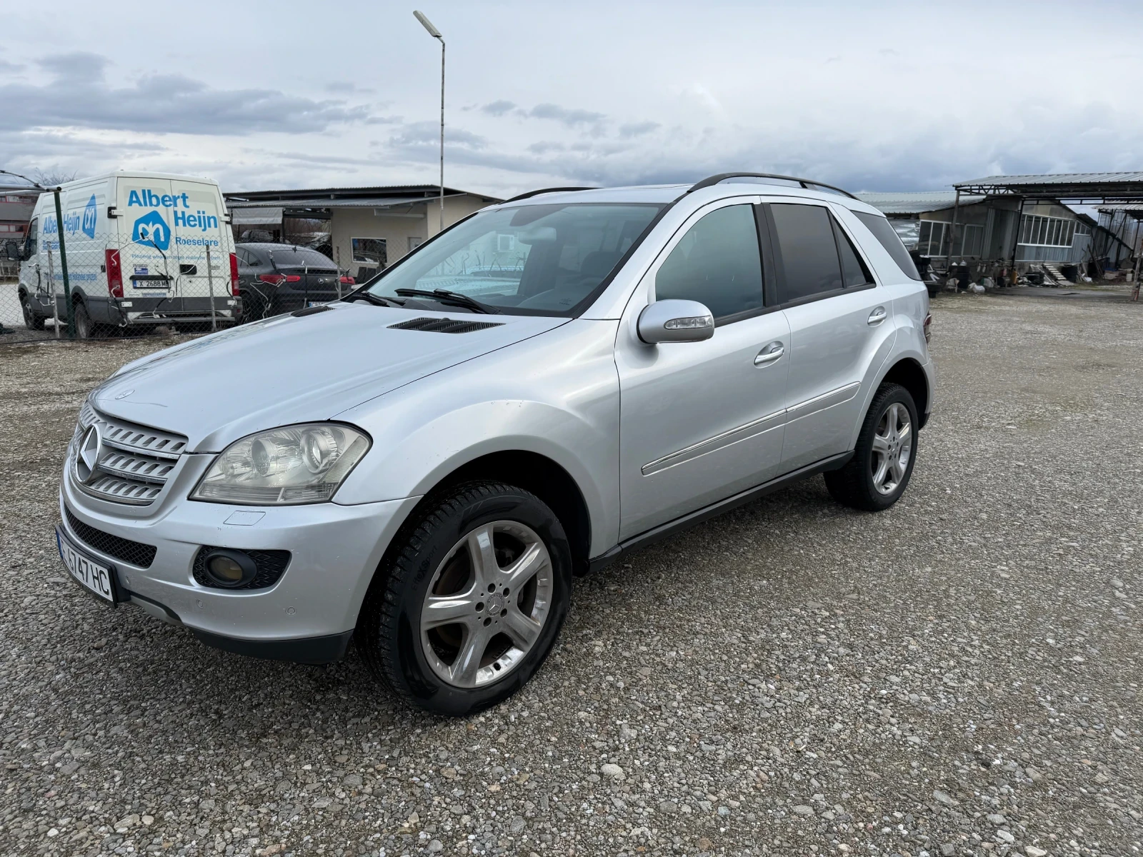 Mercedes-Benz ML 320, снимка 6 - Автомобили и джипове - 54296284