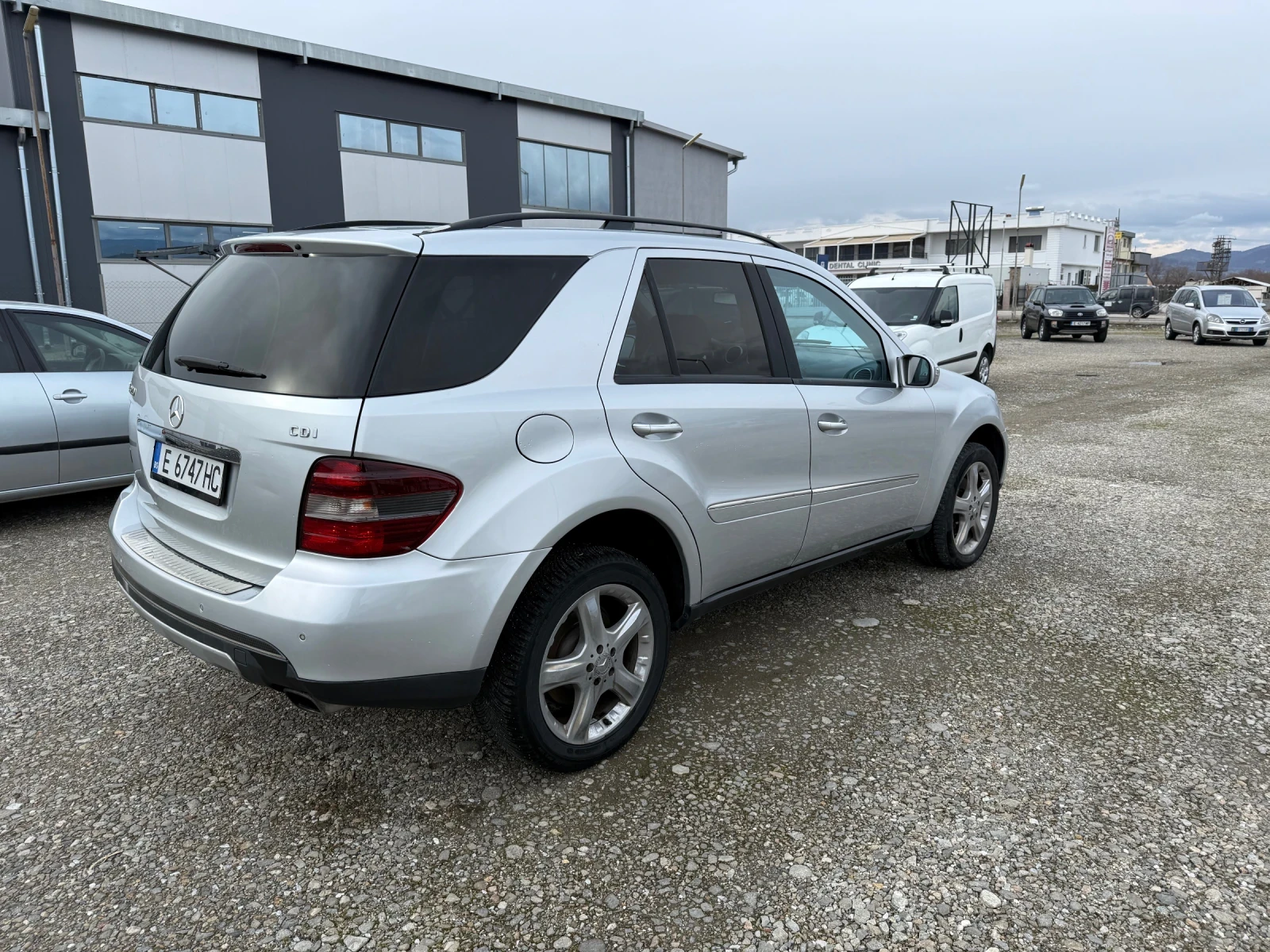 Mercedes-Benz ML 320, снимка 3 - Автомобили и джипове - 54296284