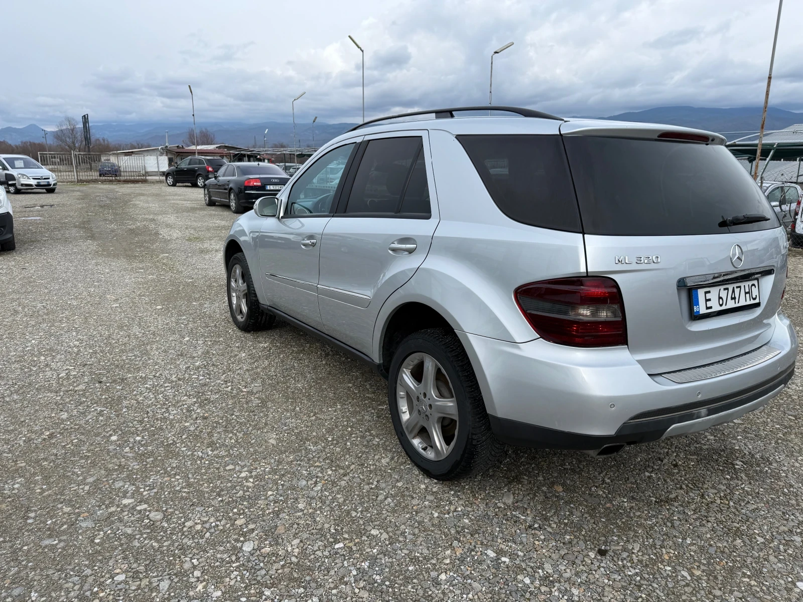 Mercedes-Benz ML 320, снимка 5 - Автомобили и джипове - 54296284
