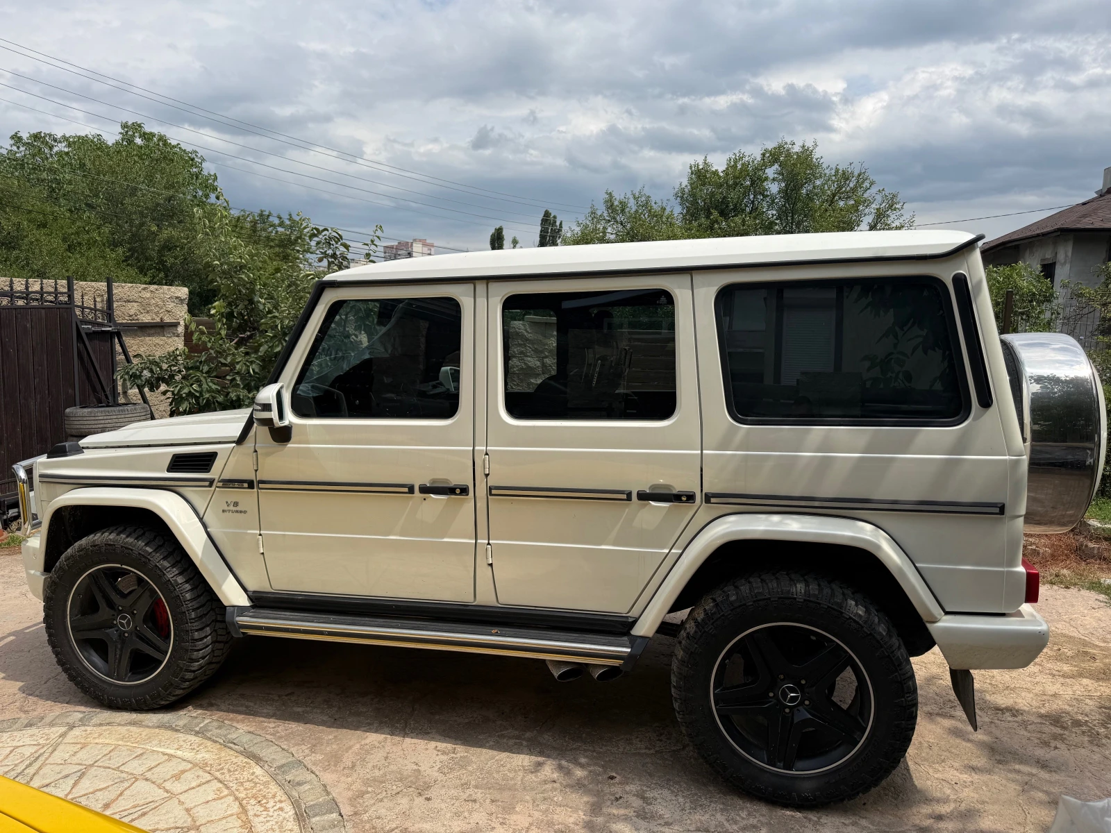 Mercedes-Benz G 63 AMG КАРБОН Пакет* ПОДГРЕВ* ОБДУХВАНЕ* ДИСТРОНИК* ПЕРЛА, снимка 2 - Автомобили и джипове - 55403227