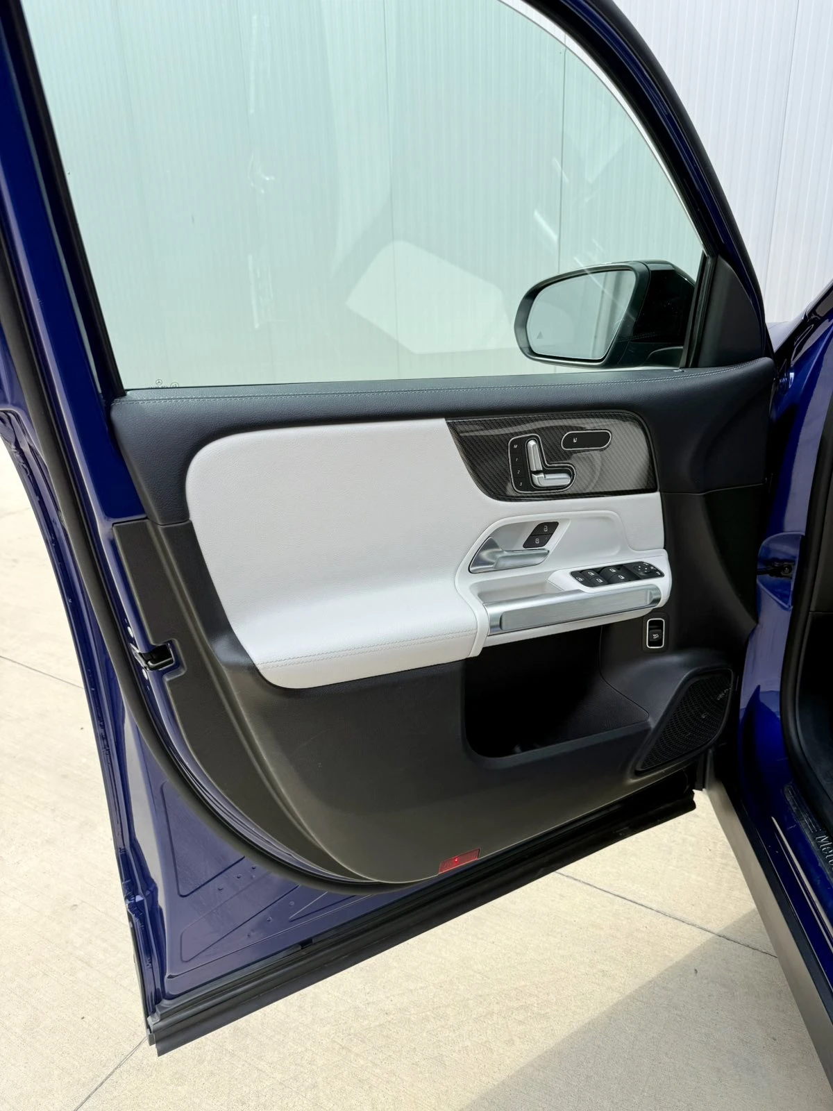 Mercedes-Benz GLB 250 4M AMG Night Package, снимка 14 - Автомобили и джипове - 55900596