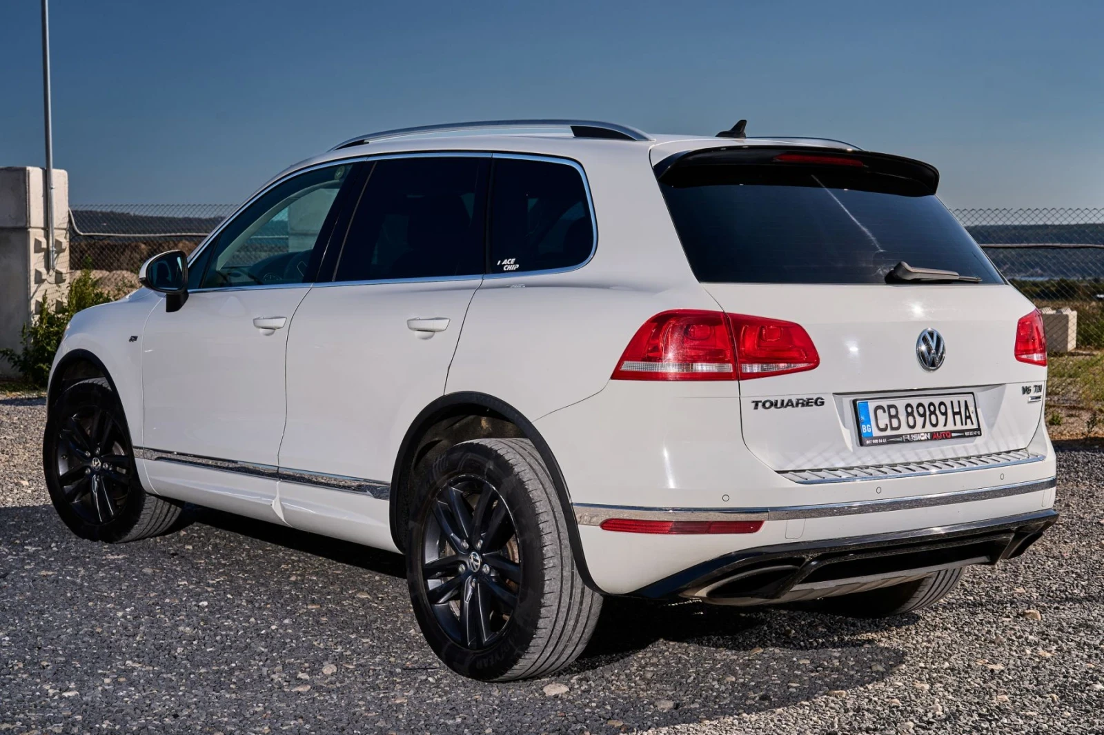 VW Touareg R-Line * Facelift * СМЕНЕНИ ВЕРИГИ * , снимка 4 - Автомобили и джипове - 56139358