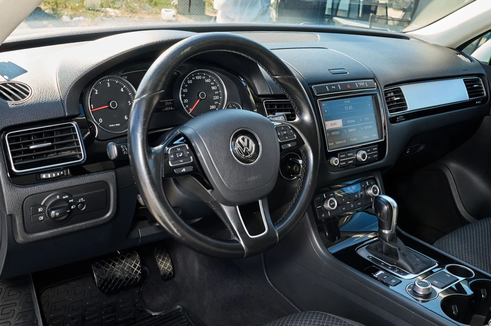 VW Touareg R-Line * Facelift * СМЕНЕНИ ВЕРИГИ * , снимка 9 - Автомобили и джипове - 56139358