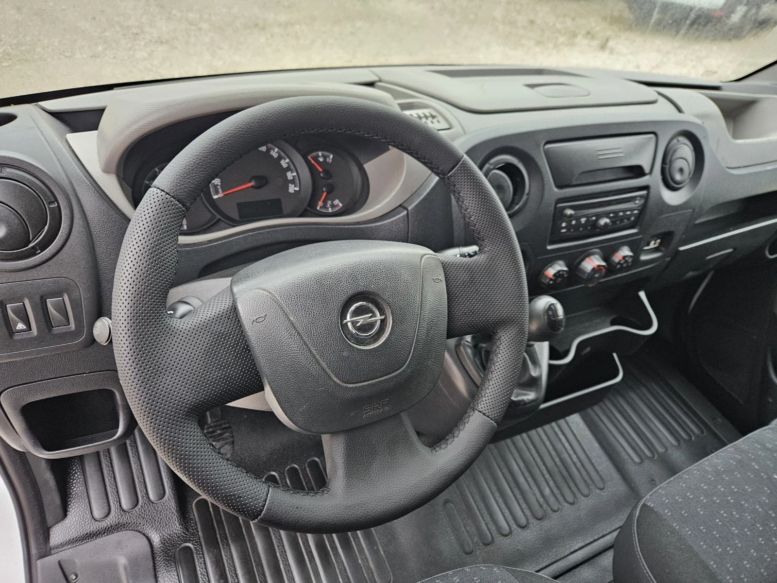 Renault Master 2.3 DCi, Клима, 6 местен - изображение 10