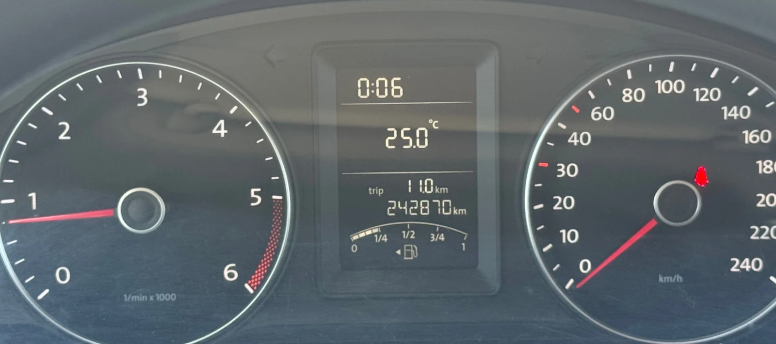 VW Transporter T5-6 места-Климатик-Печка-2.0TDI, снимка 11 - Бусове и автобуси - 56315195