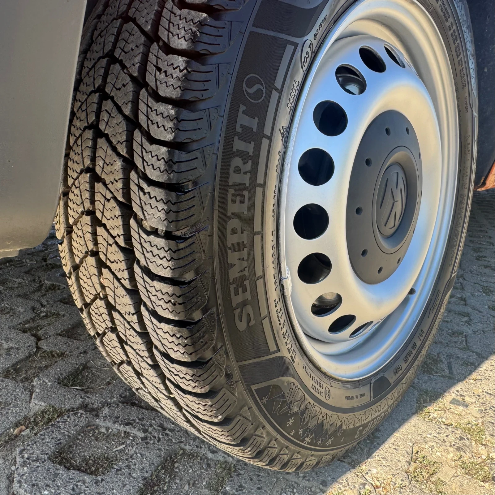 VW Transporter T5-6 места-Климатик-Печка-2.0TDI, снимка 17 - Бусове и автобуси - 56315195
