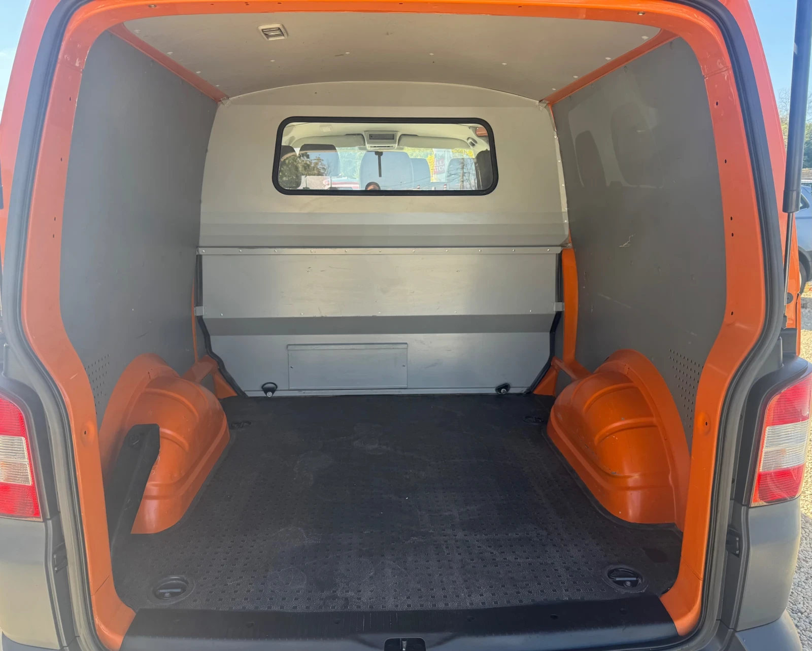 VW Transporter T5-6 места-Климатик-Печка-2.0TDI, снимка 15 - Бусове и автобуси - 56315195