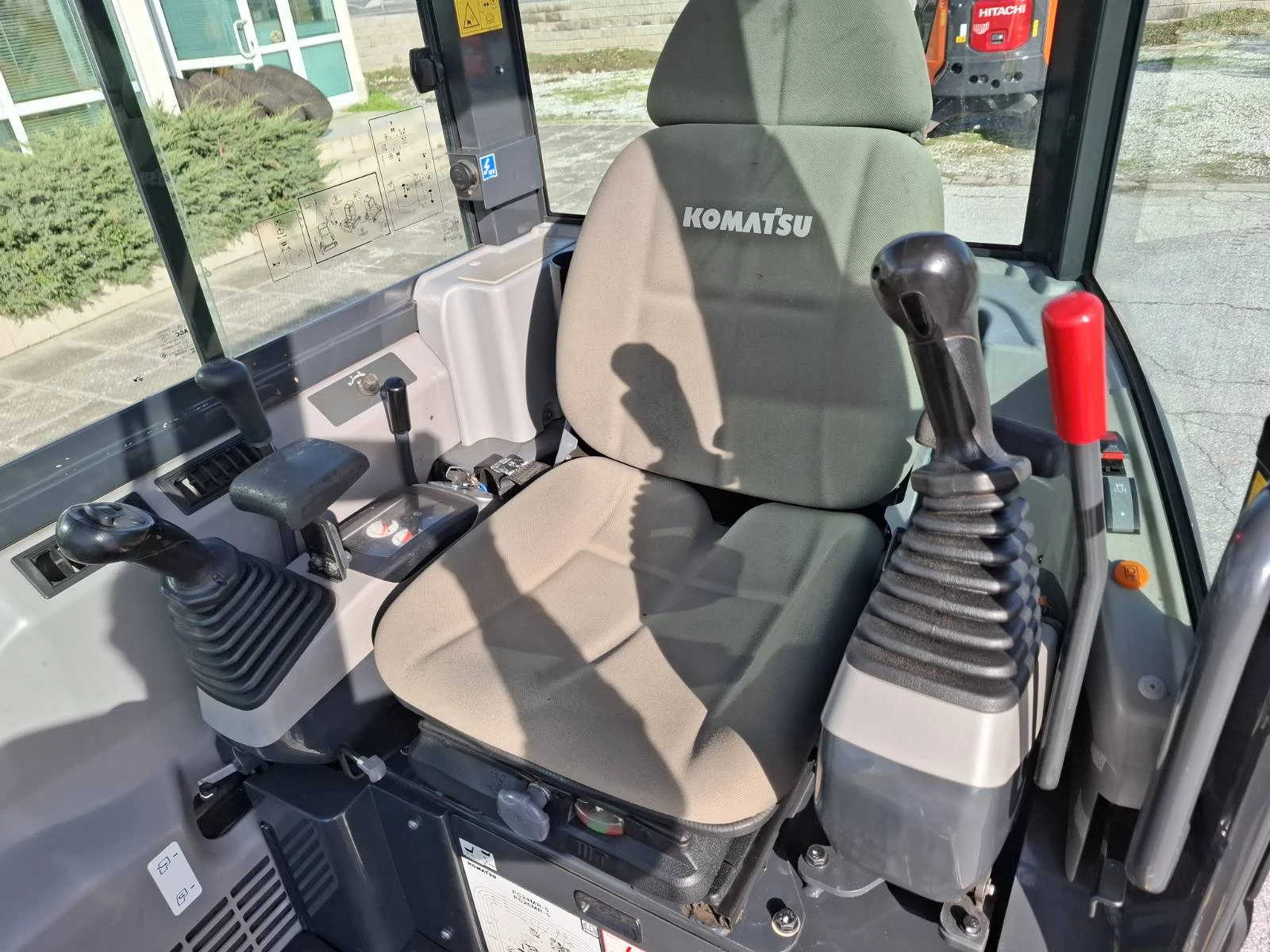 ����� Komatsu PC26 MR-5 , 3 ���� | Mobile.bg � ����������� 17
