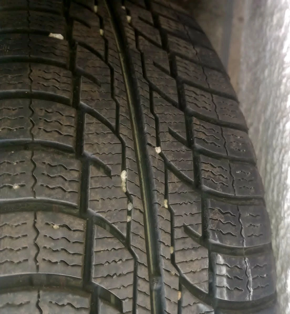 Гуми с джанти Други 175/70R13, снимка 2 - Гуми и джанти - 54650182