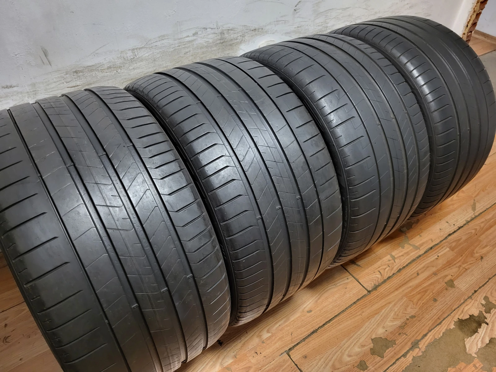 Гуми Летни 305/30R21, снимка 7 - Гуми и джанти - 55800795