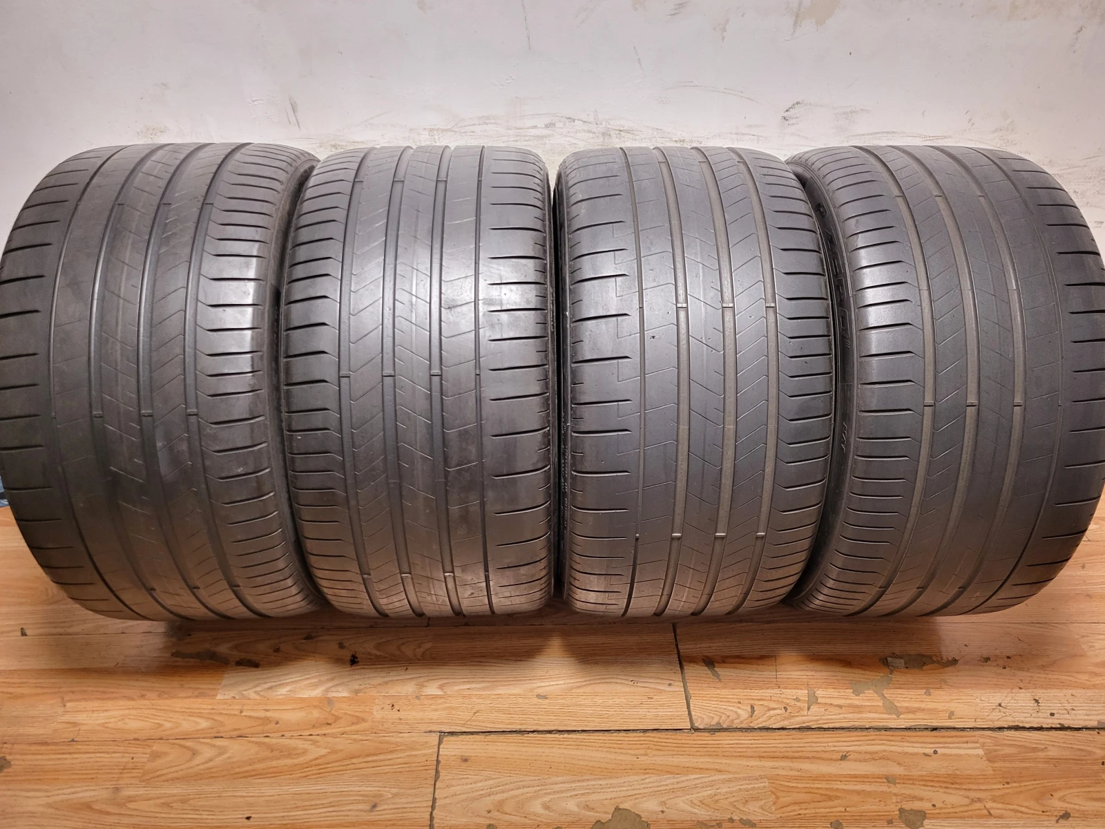 Гуми Летни 305/30R21