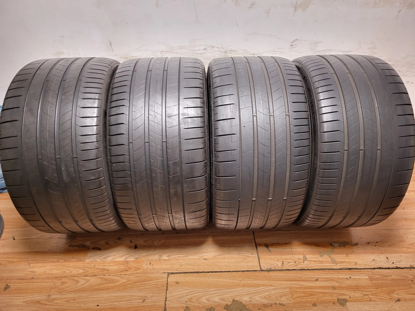 Гуми Летни 305/30R21
