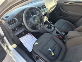 VW Jetta 1.6 tdi, като нова, сервизна книжка , снимка 11