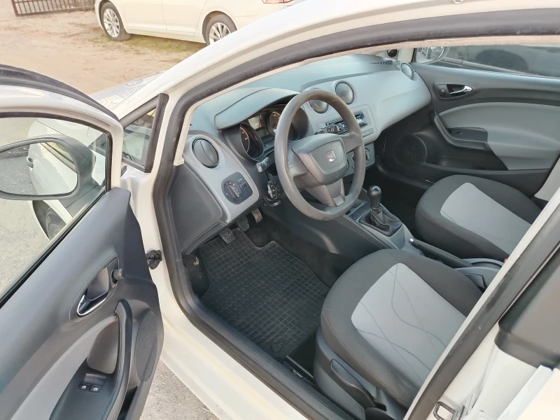 Seat Ibiza 1.2 BENZIN, снимка 9 - Автомобили и джипове - 47882553