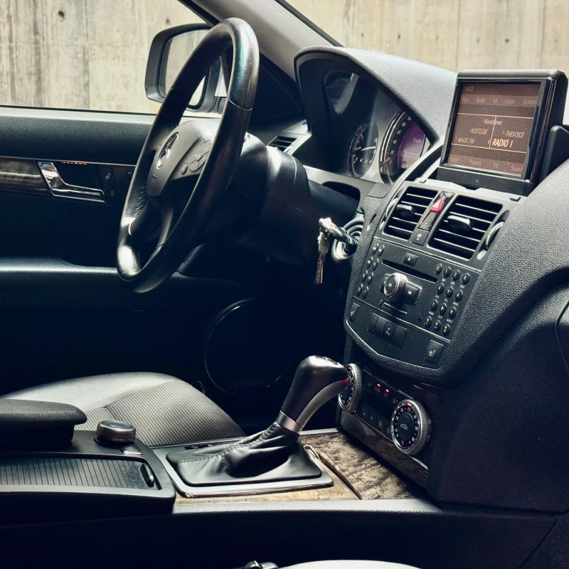 Mercedes-Benz C 220 C 220 CDi, снимка 10 - Автомобили и джипове - 52869925