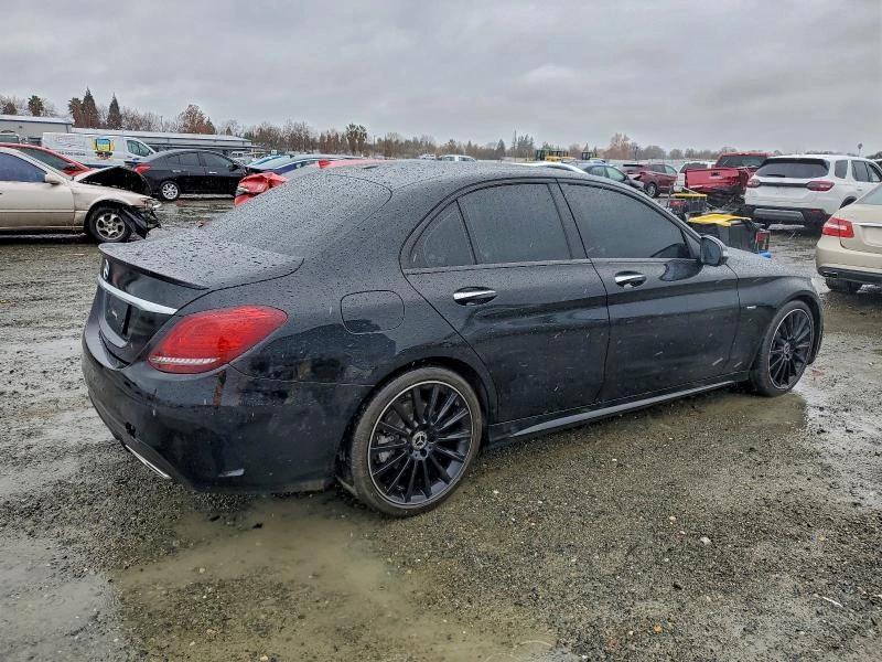 Mercedes-Benz C 300 AMG* Blind Spot* CarPlay* Подргев - изображение 3