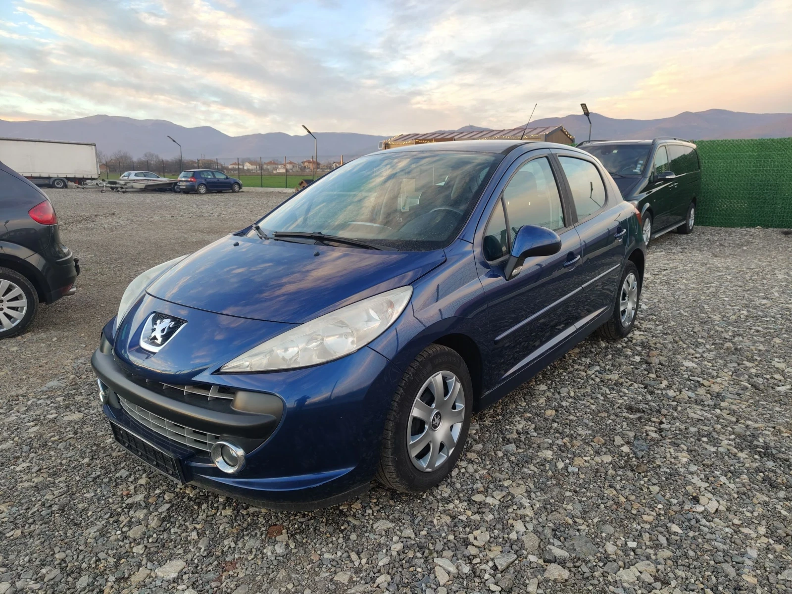 Peugeot 207 1.4 i 90, снимка 1