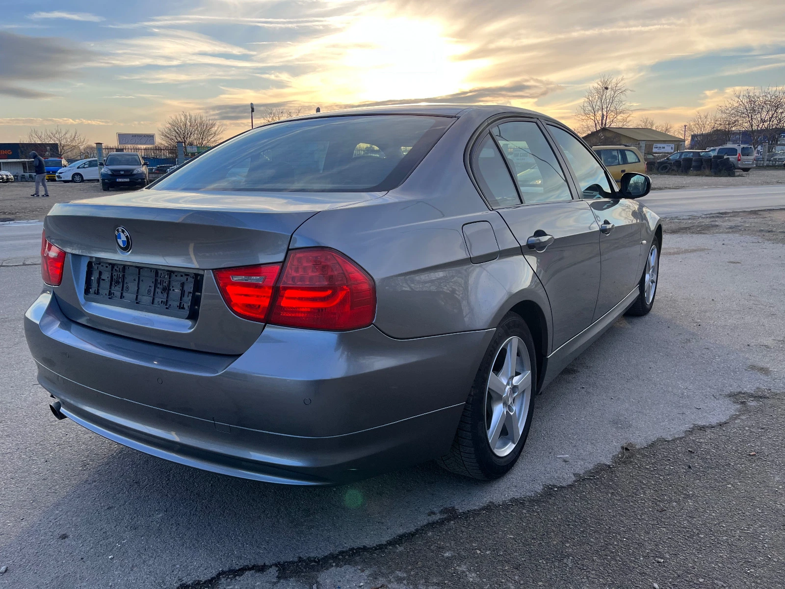 BMW 320 Е 90 LED XENON - изображение 5