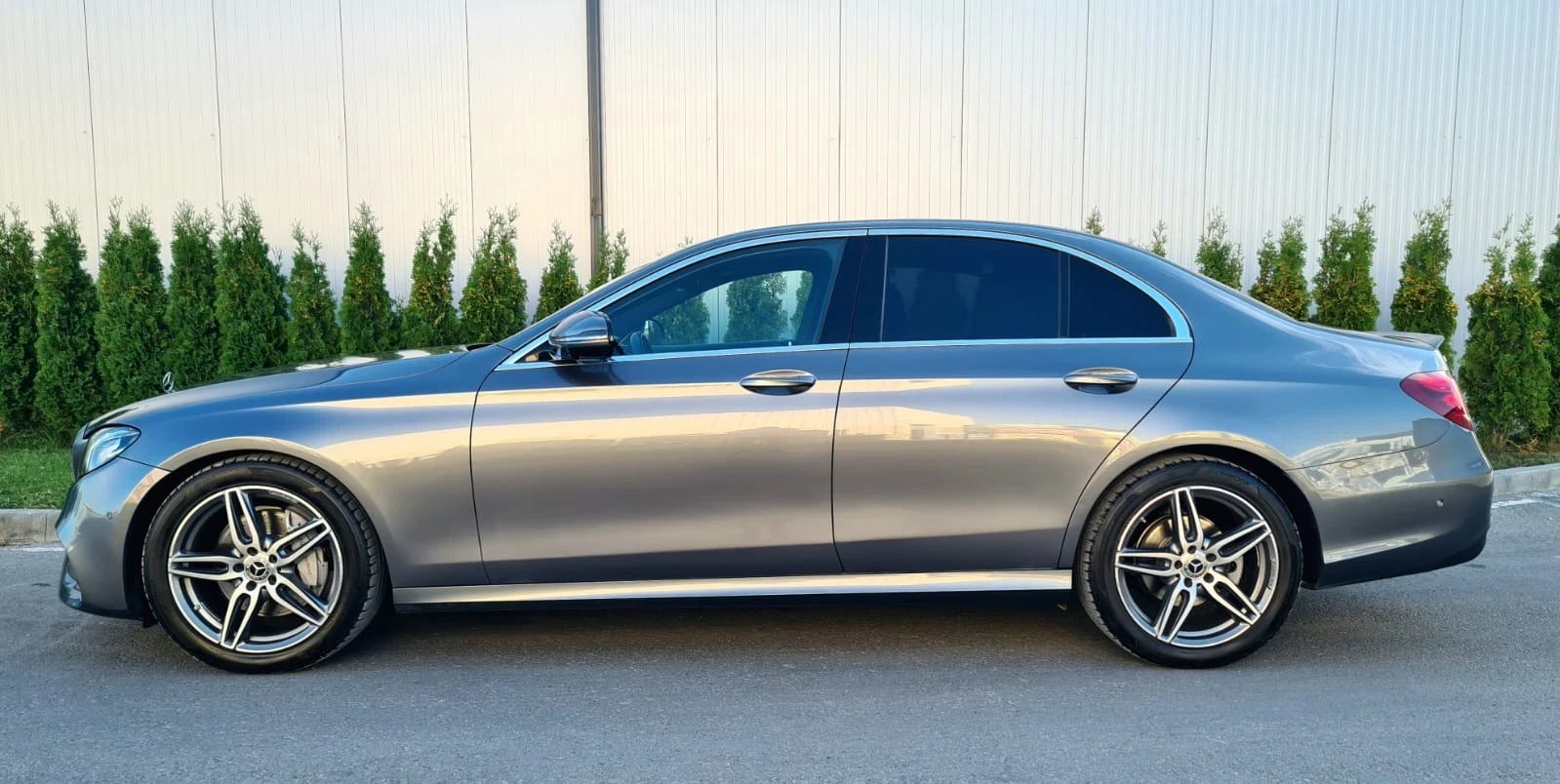 Mercedes-Benz E 220 AMG 4MATIC 9G - изображение 7