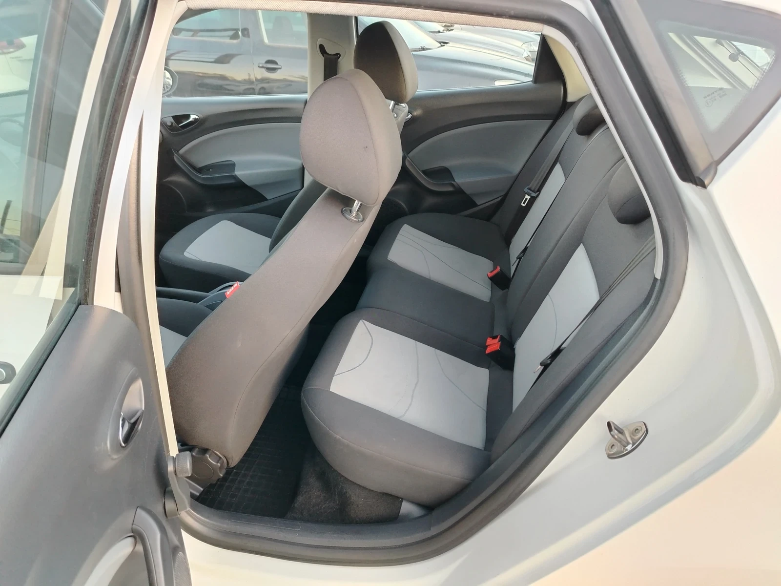 Seat Ibiza 1.2 BENZIN | Mobile.bg — изображение 11