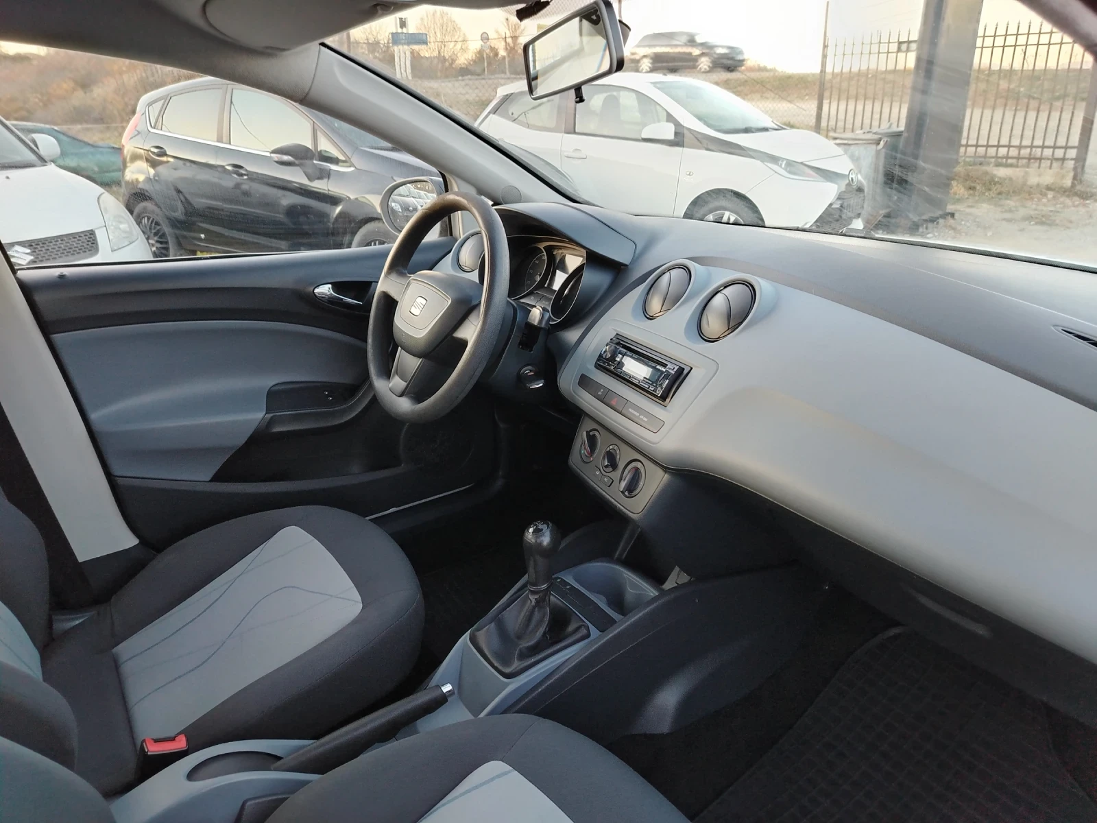 Seat Ibiza 1.2 BENZIN | Mobile.bg — изображение 13