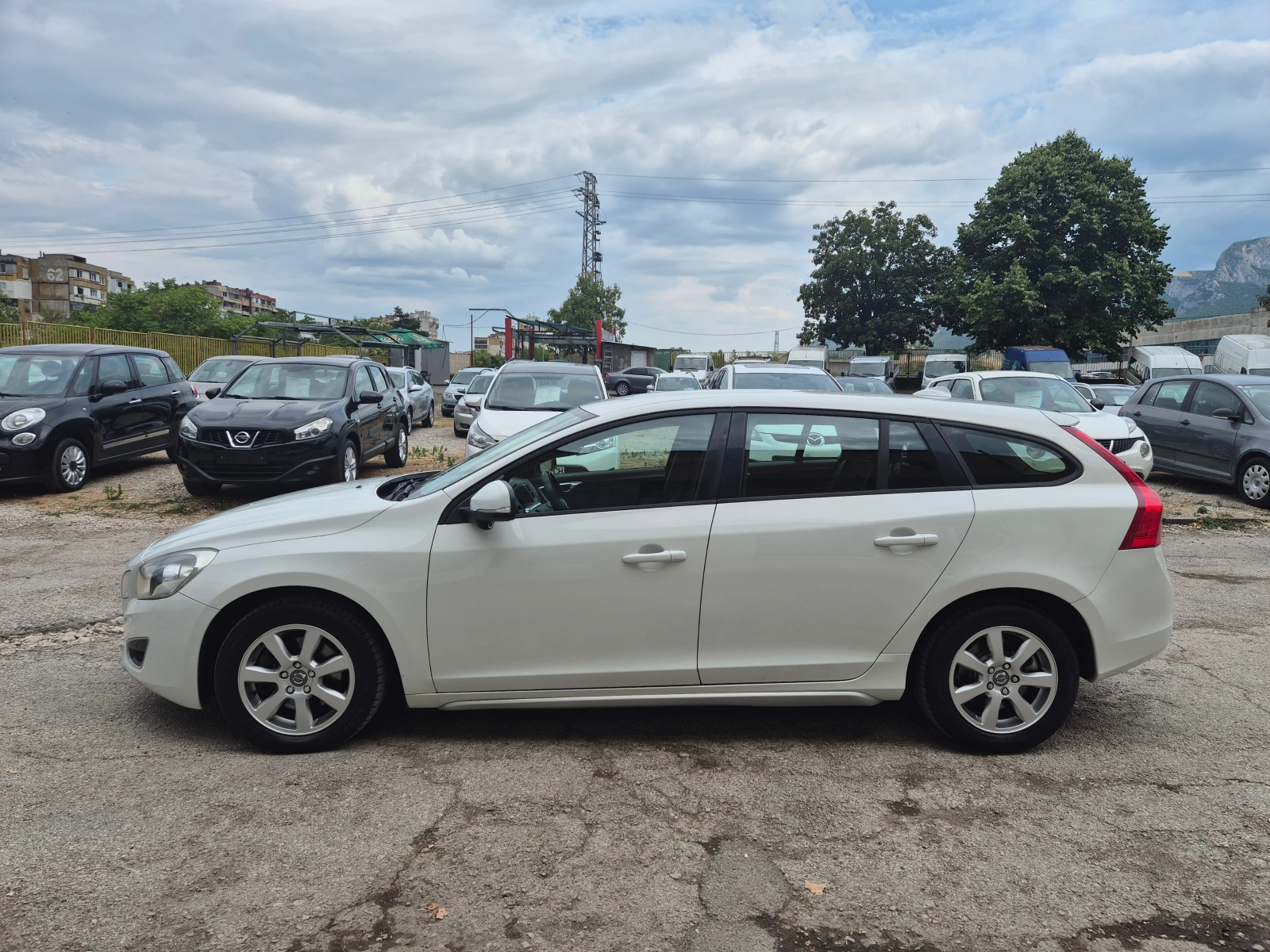 Volvo V60 2.0D D3 ITALY TOP - изображение 8